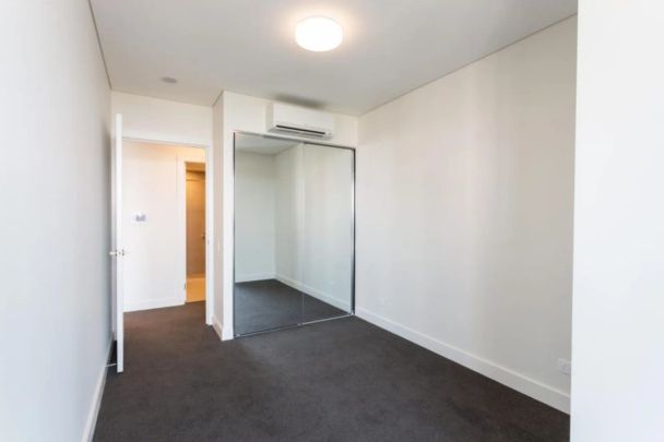 Contemporary two-bedroom residence offering upscale living in a premier location - Photo 1