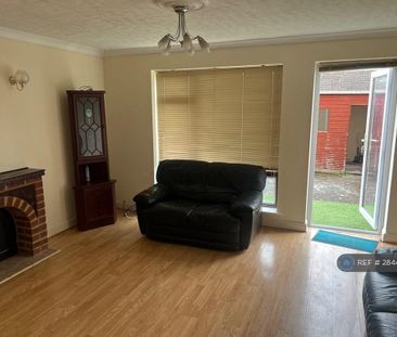 3 bedroom terraced house to rent - Photo 2