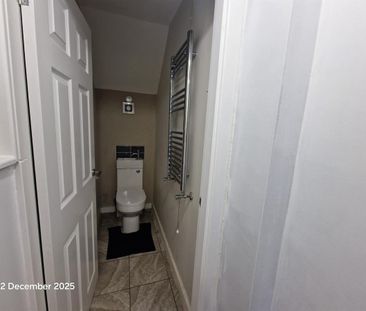 Raglan Road, Leeds - Photo 1