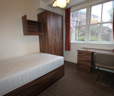 6 bedroom flat to rent - Photo 3