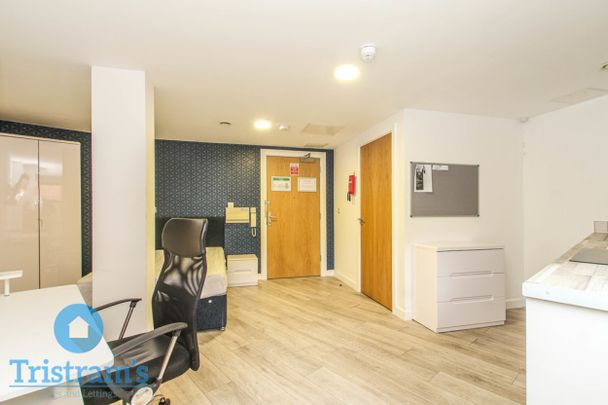 References Pending - 1 bed Apartment - Photo 1