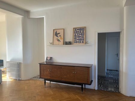 Location Appartement 4 pièces 135m² MARSEILLE 1er - Photo 3