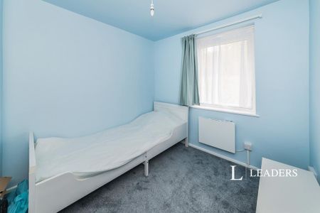 3 bedroom flat to rent - Photo 4