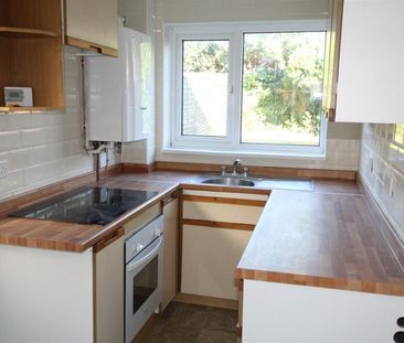 3 Bedroom House to Rent in St Johns Road, Kettering, Northants, NN15 - Photo 2