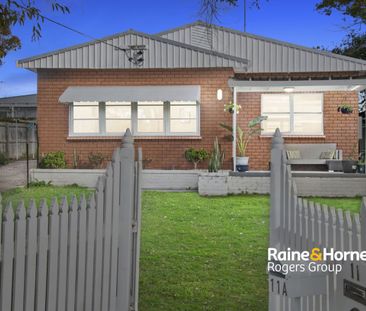 Neat & Comfortable Two Bedroom Home in the Toukley Avenues - Photo 3