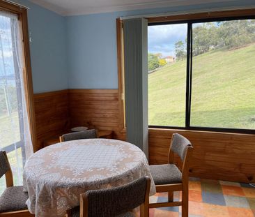 Cute Unit, Fully Furnished and Equipped & Including Power - Photo 3