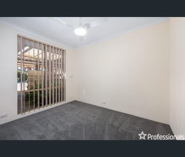 4/7 Merope Close, Rockingham, WA 6168 - Photo 2