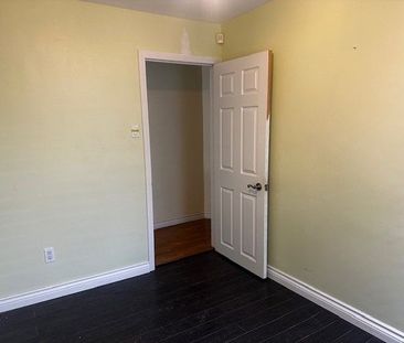 For Lease - 379 Wharncliffe Road Unit# Main, London South, Ontario - Photo 3