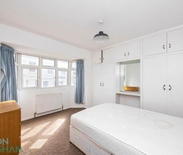4 bedroom end of terrace house to rent - Photo 1