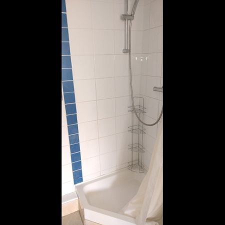 Room in a Shared House, Anna Croft, B23 - Photo 3