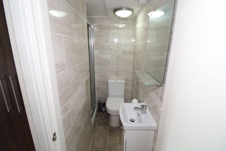 Fylde Road Flat 6, PRESTON, Lancashire PR1 2XP - Photo 5