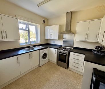 Monyhull Hall Road, Birmingham, B30 - Photo 5