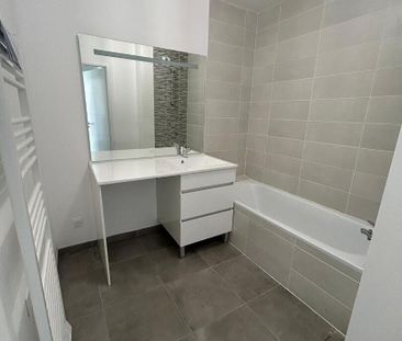location Appartement T3 DE 67.22m² À CLUSES - Photo 3