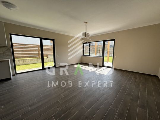TOTUL NOU!Casa individuala,4 camere,3 BAI,TERASA,GARAJ,zona - Fotografie 1