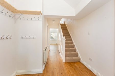 3 bedroom terraced house to rent - Photo 3