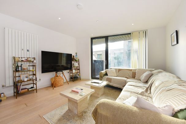 1 Bed Flat, Mercier Court, E16 - Photo 1