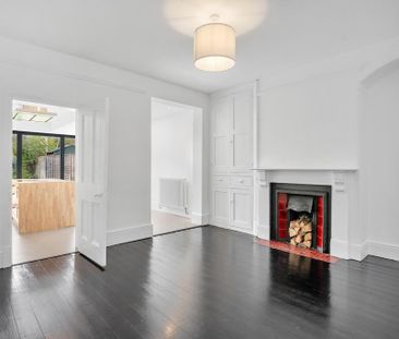 4 bedroom terraced house to rent - Photo 2