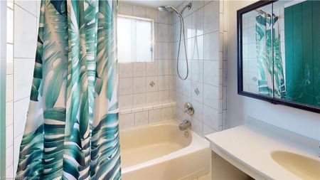 For Lease - 53 Houghton Avenue, Hamilton, Ontario - Photo 5