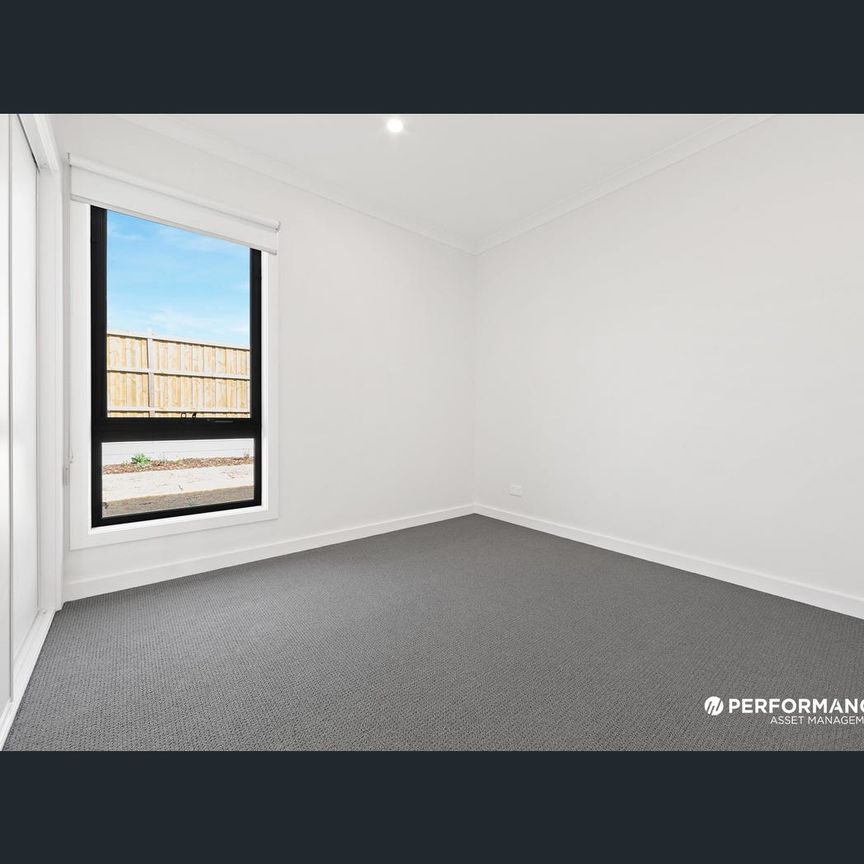 4 Pettigrew Street, Mambourin, Vic 3024 - Photo 1