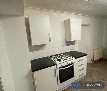 3 bedroom end of terrace house to rent - Photo 6
