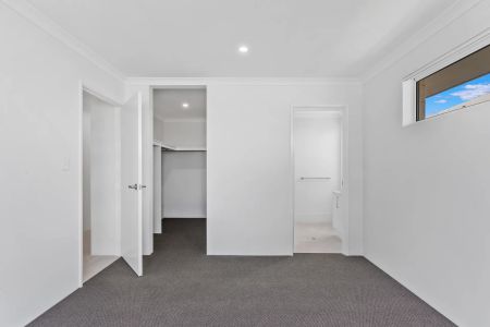 Modern Coastal Family Home with Side Access - Photo 2