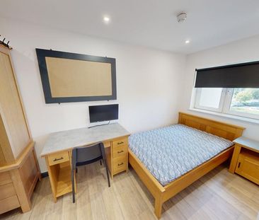 1 bedroom in a flat share to rent - Photo 3
