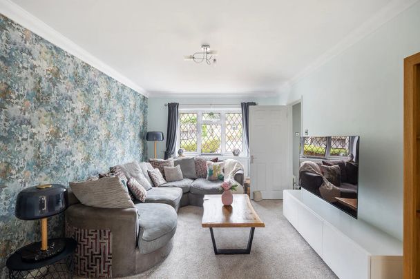 4 Bed, House - Photo 1