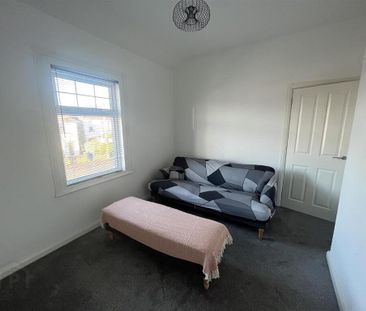 21a Clandeboye Road, Bangor, BT20 3LB - Photo 2