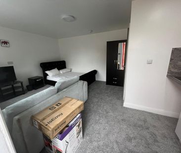 Studio to rent - Photo 6