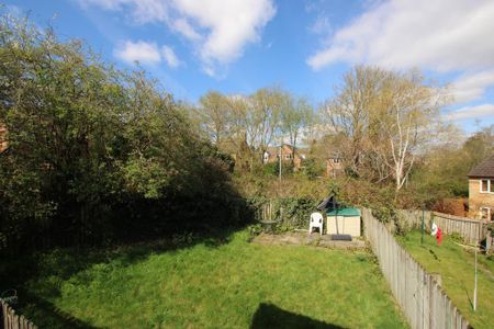 2 bedroom end of terrace house to rent - Photo 4