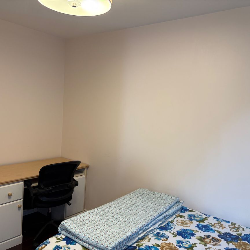 For Lease - 14 Guest Street Unit# Upper Unit Only, Brampton, Ontario - Photo 1