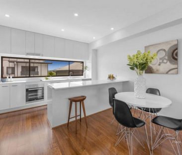 2/34 Taunton Street, Annerley QLD 4103 - Townhouse For Rent | Domain - Photo 1