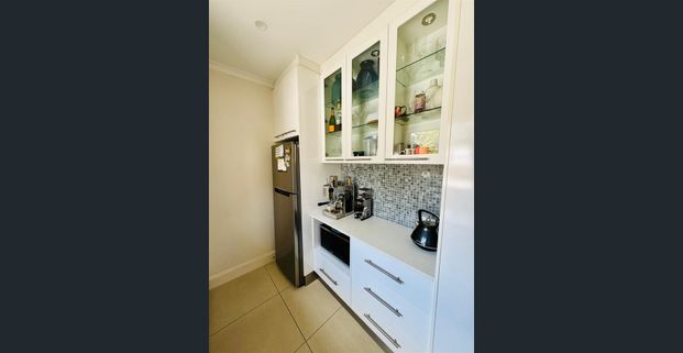 "Furnished apartment in walking distance to Clovelly & north Randwick villages" - Photo 1