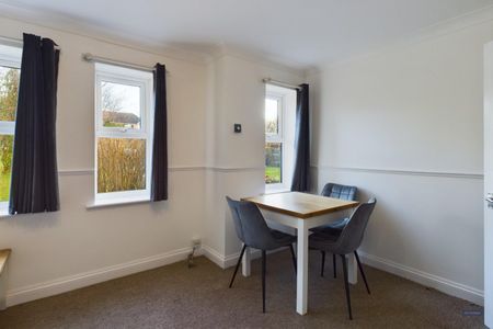 2 bedroom Flat To Let - Photo 3
