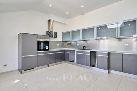 Appartement à louer à Paris 8Ème - Photo 4