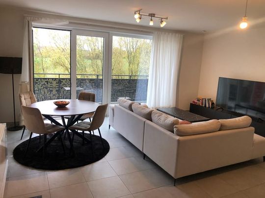 Appartement te huur - Photo 1