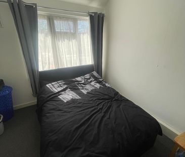 Room in a Shared House, Bromley Road, SE6 - Photo 1
