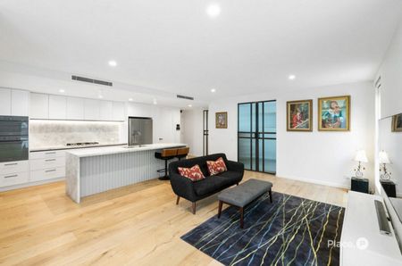 A Rare House Alternative in Highgate Hill - Photo 2