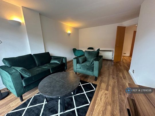 2 bedroom flat to rent - Photo 1