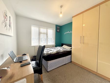 Barnhill Road, Greater London, UB4 - Photo 5