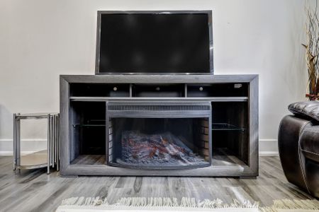 For Lease - 8 Fraserton Crescent, Toronto, Ontario - Photo 2