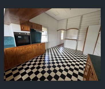 Family home in a great location! - Photo 3