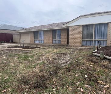 NEW Paint, NEW Carpet, NEW Kitchen, NEW FEEL - Photo 4