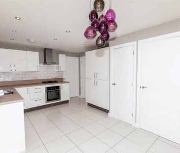 2 bedroom semi-detached house to rent - Photo 6