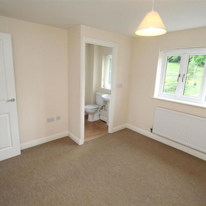 2 bedroom semi-detached house to rent - Photo 1