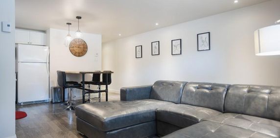 Beau grand 3 1/2 LUXUEUX avec walk-in disponible le 1er novembre 2025. - Photo 2