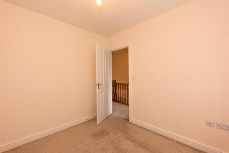 3 bedroom semi-detached house to rent - Photo 3