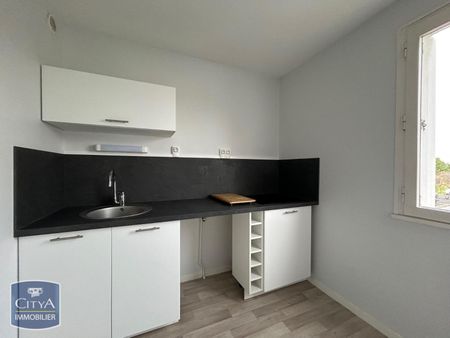 Location Appartement 1 pièce 33m² CHATEAUROUX 36000 - Photo 4
