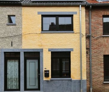 TE HUUR: gerenoveerde stadswoning met 1 slaapkamer - Photo 5