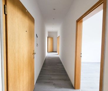 Tolle Lage - sanierte Wohnung - 2-Räume + Bad und Küche auf der Rat... - Photo 1